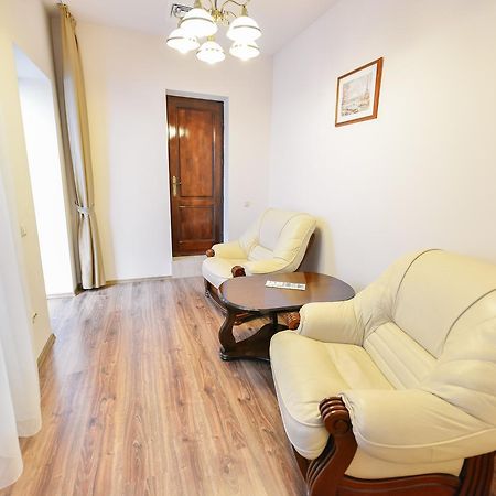 Hotel Le Petit Paris à Cluj-Napoca Extérieur photo